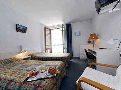 Les Chemins Francis - Modern Hotel Bagnols-les-Bains Exterior photo
