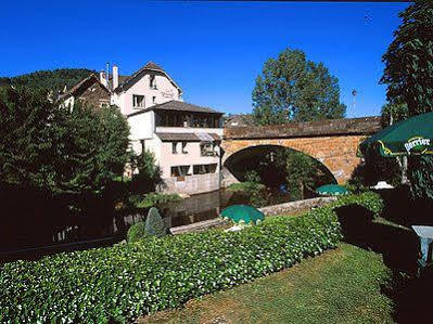 Les Chemins Francis - Modern Hotel Bagnols-les-Bains Exterior photo